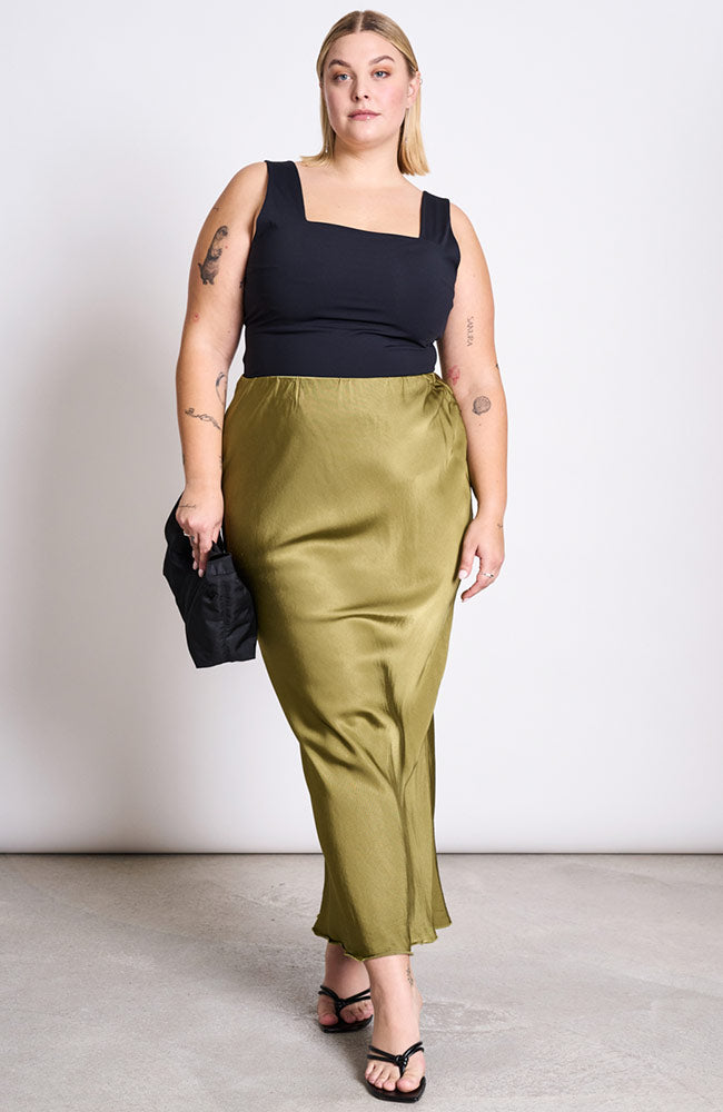 JAN N JUNE Serin maxi skirt woody olive van ENKA® Viscose dames | Sophie Stone