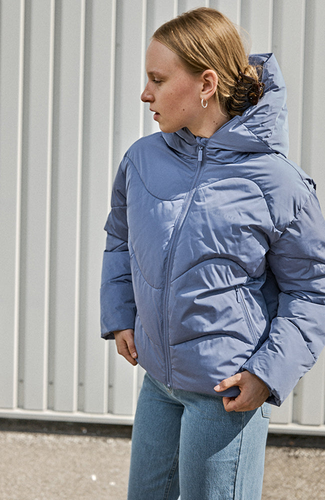 MAZINE Waves quilt short puffer jacket blue by GRS women | Sophie Stone