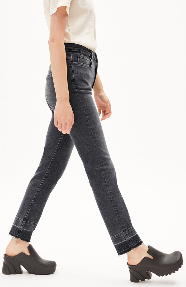 ARMEDANGELS Lejaani straight leg high waist jeans licorice biologisch katoen dames | Sophie Stone