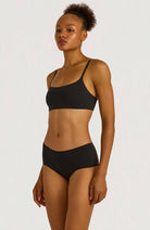 Organic Basics Bare high rise slip zwart van gerecycled nylon dames | Sophie Stone