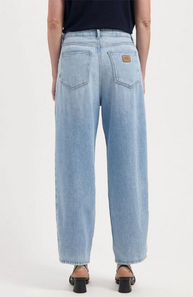 MUD jeans Brooke Flow Barrel jeans Stone Vintage, including organic cotton, women's | Sophie Stone