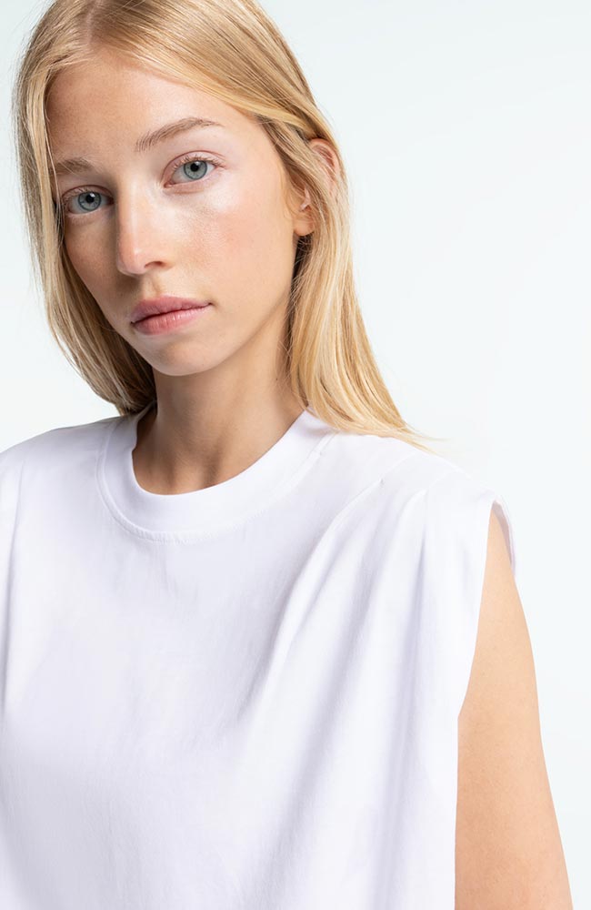 Kings of Indigo Caterina top in white, made from organic cotton for women | Sophie Stone