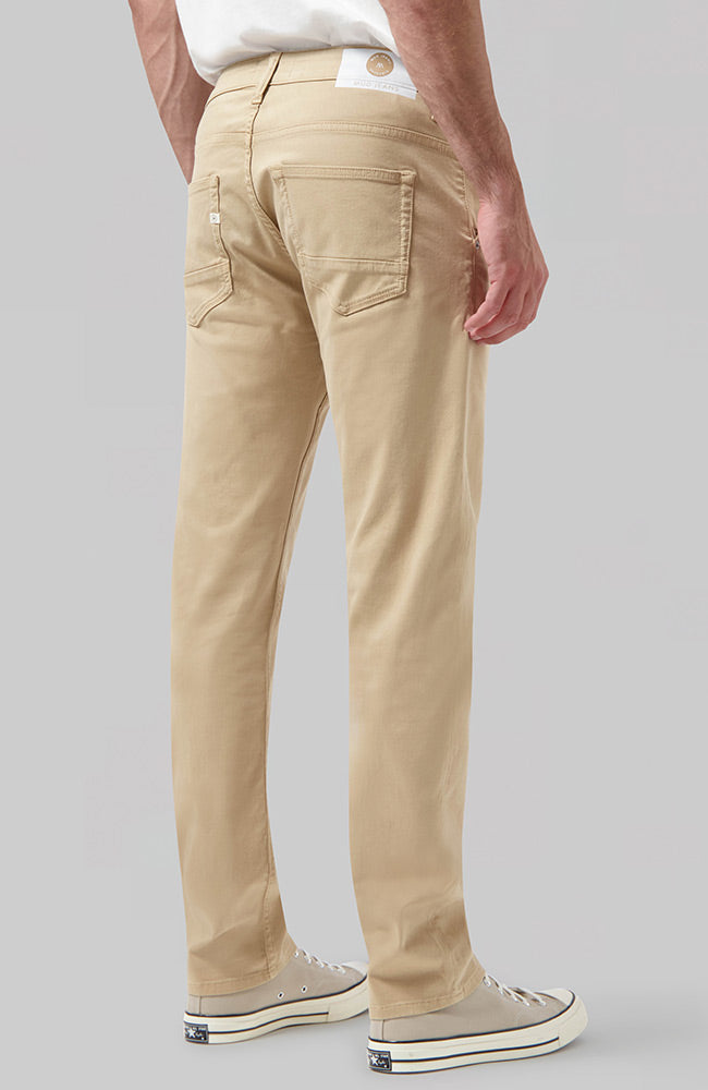 MUD Jeans Chester Chino Sand aus Bio-Baumwolle und TENCEL | Sophie Stone