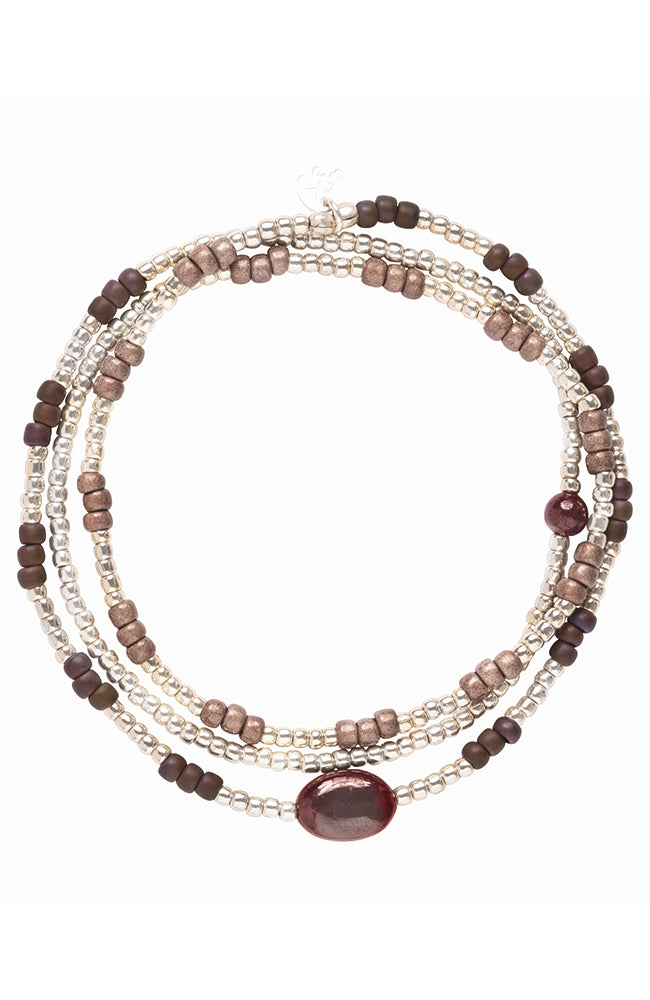 A Beautiful Story Energetisches Armband Granat aus Messingperlen für Frauen | Sophie Stone