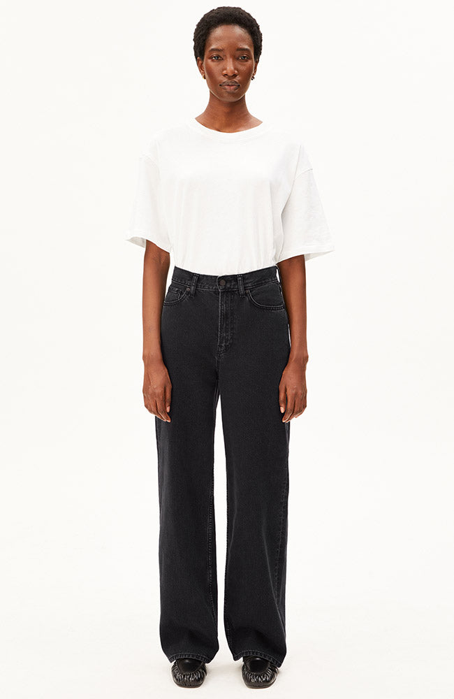 ARMEDANGELS Enijaa jeans ebony zwart gerecycled katoen voor vrouwen | Sophie Stone