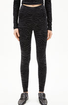 ARMEDANGELS Faribaa zebraraa legging zwart van bio katoen dames | Sophie Stone