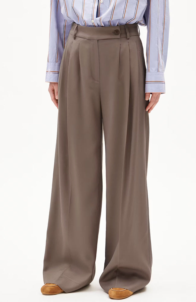 ARMEDANGELS Kaayua pants walnut cream by TENCEL | Sophie Stone