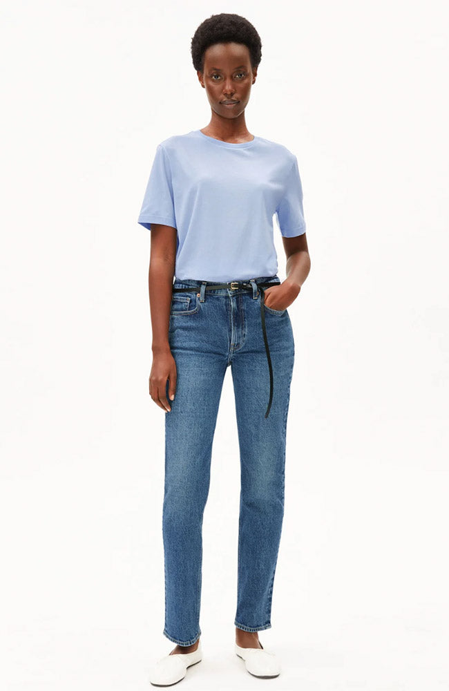 ARMEDANGELS Luaala T-Shirt in Soft Blue aus Bio-Baumwolle für Damen | Sophie Stone