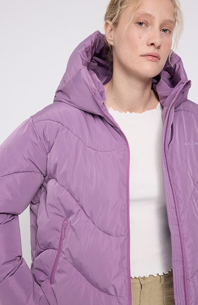 MAZINE Waves quilt short puffer jas pink grape van GRS voor dames | Sophie Stone