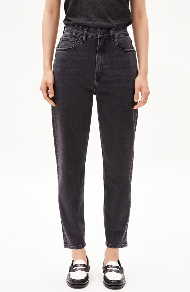 ARMEDANGELS Mairaa Mom jeans ebony in organic cotton for women | Sophie Stone