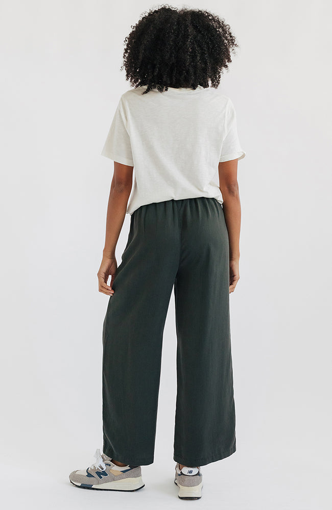 TWOTHIRDS Nanpu Hose dark sand von TENCEL für Frauen | Sophie Stone