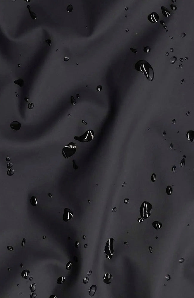 MAIUM woman raincoat Original black from sustainable recycled polyester | Sophie Stone