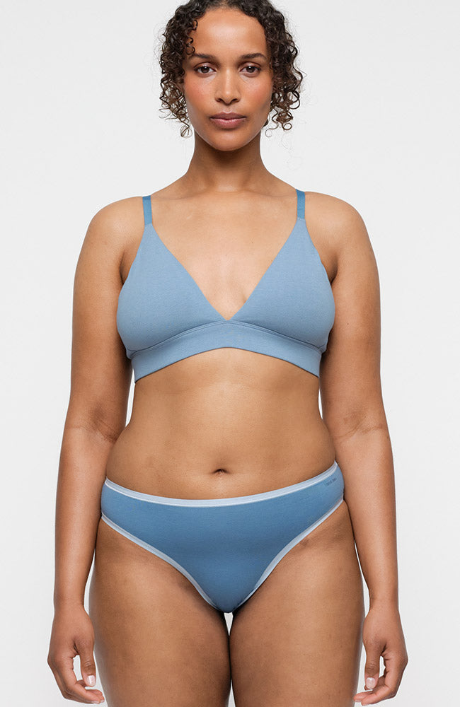 Organic Basics Core Triangle Bralette blauw 90% bio katoen dames | Sophie Stone