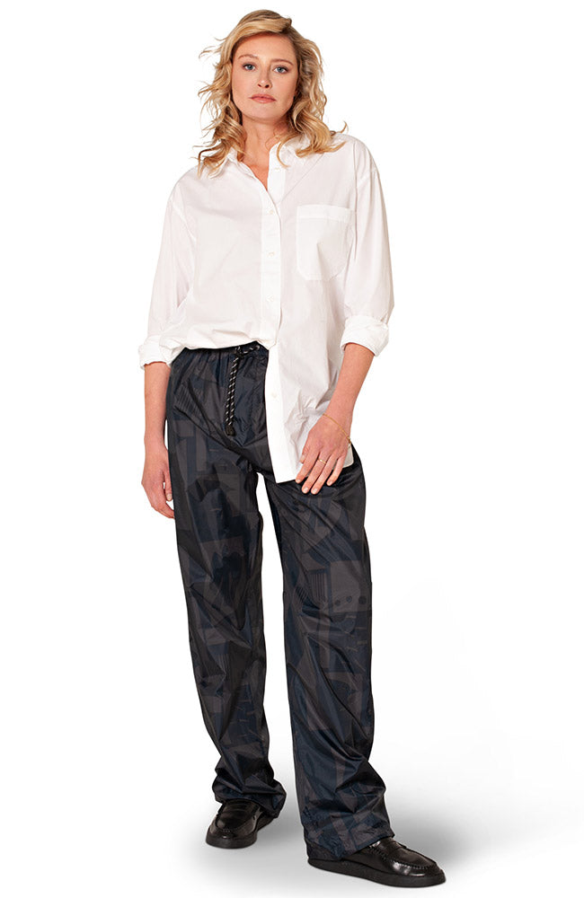 Rainkiss Back to black regenbroek van gerecycled PET (GRS) vrouw | Sophie Stone