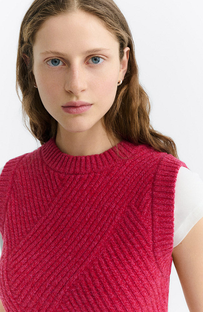 Thinking MU Kaia spencer rood van wol vrouw | Sophie Stone