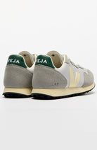 VEJA SDU Alveomesh Trainer hellgrau Butter aus recyceltem Polyester Männer | Sophie Stone