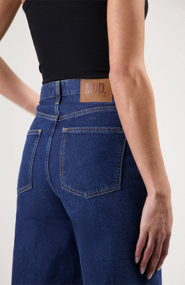 MUD Jeans „Sara High Stone Indigo“ mit weitem Bein aus Baumwolle für Damen | Sophie Stone