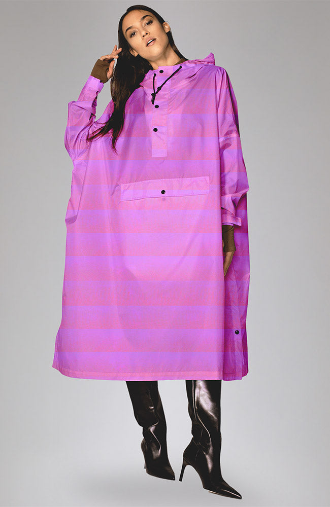 Rainkiss seeing stripes regenponcho paars van gerecycled PET uniseks | Sophie Stone