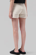 MUD jeans Shorty jeans chalk of durable cotton blend ladies | Sophie Stone