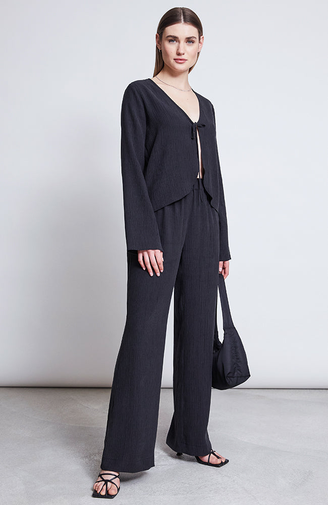 JAN N JUNE Hava Crinkle Hose schwarz von 88% Lyocell (TENCEL™) für Frauen | Sophie Stone