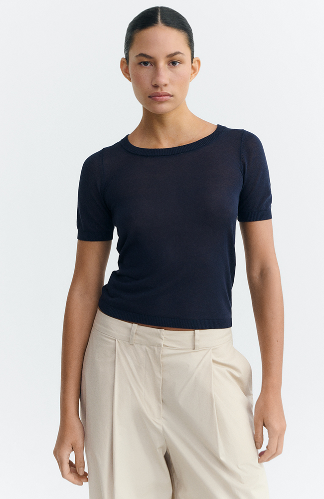 Thinking MU Noctis Top aus marineblauem Lyocell TENCEL für Damen | Sophie Stone