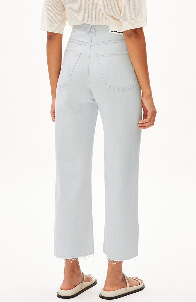 ARMEDANGELS Enijaa abgeschnittene Jeans weiß blau Bio-Baumwolle | Sophie Stone