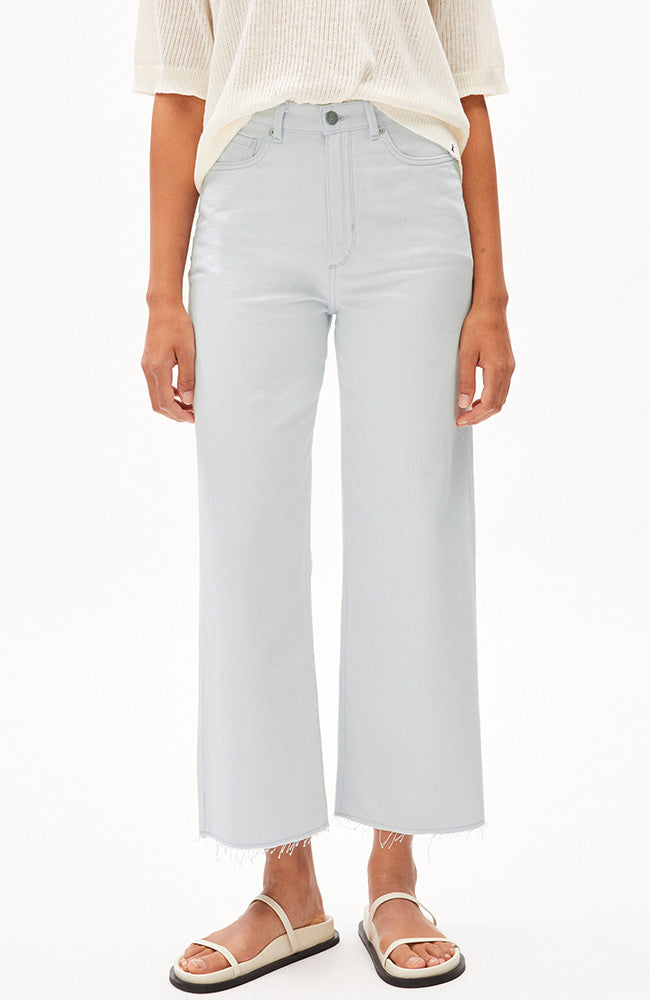 ARMEDANGELS Enijaa abgeschnittene Jeans weiß blau Bio-Baumwolle Frauen | Sophie Stone