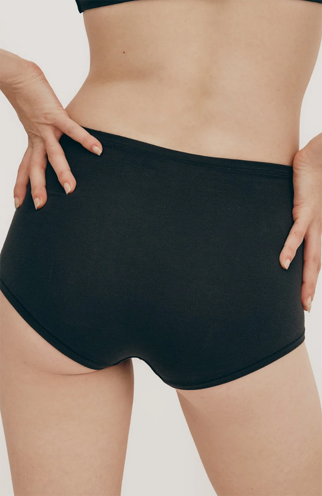 Organic Basics Flex shorty black made from organic cotton for women | Sophie Stone