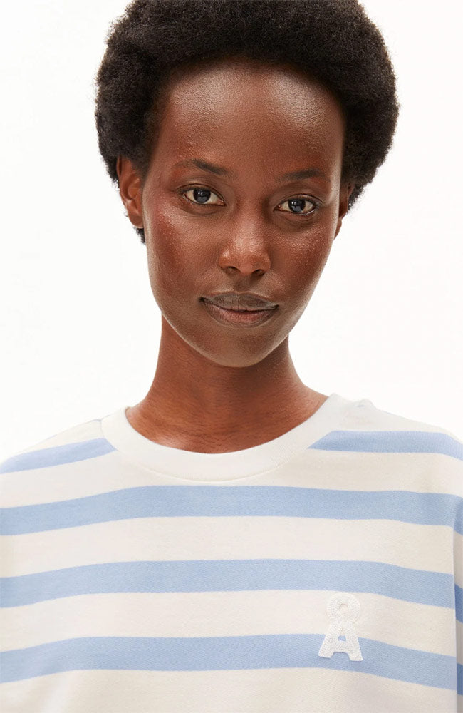 ARMEDANGELS Frankaa bold sweater soft blue bio katoen dames | Sophie Stone