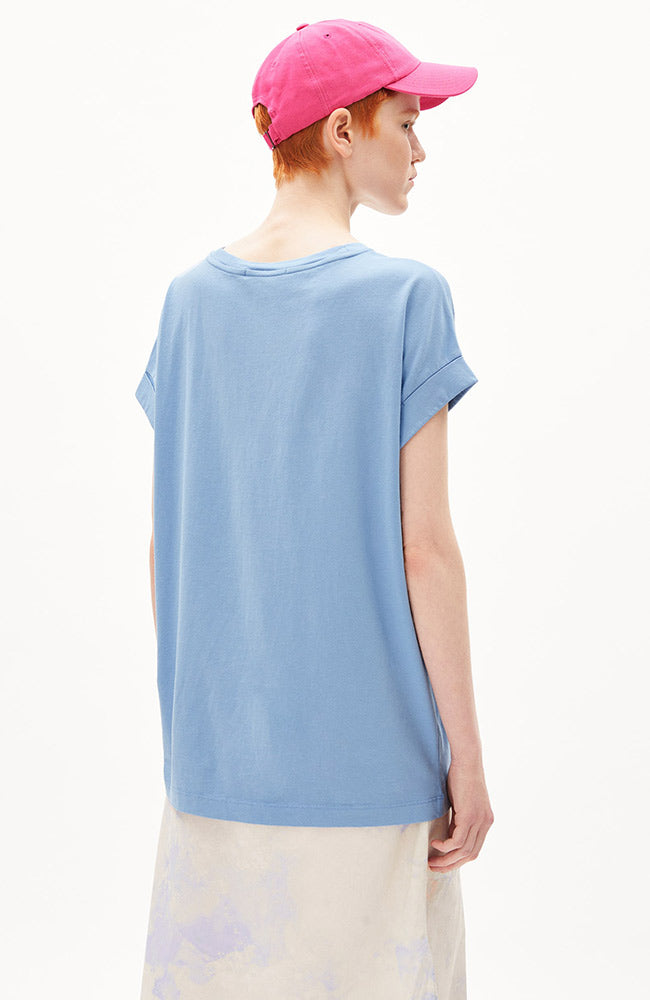 ARMEDANGELS Idaara logo iceberg blue organic cotton | Sophie Stone