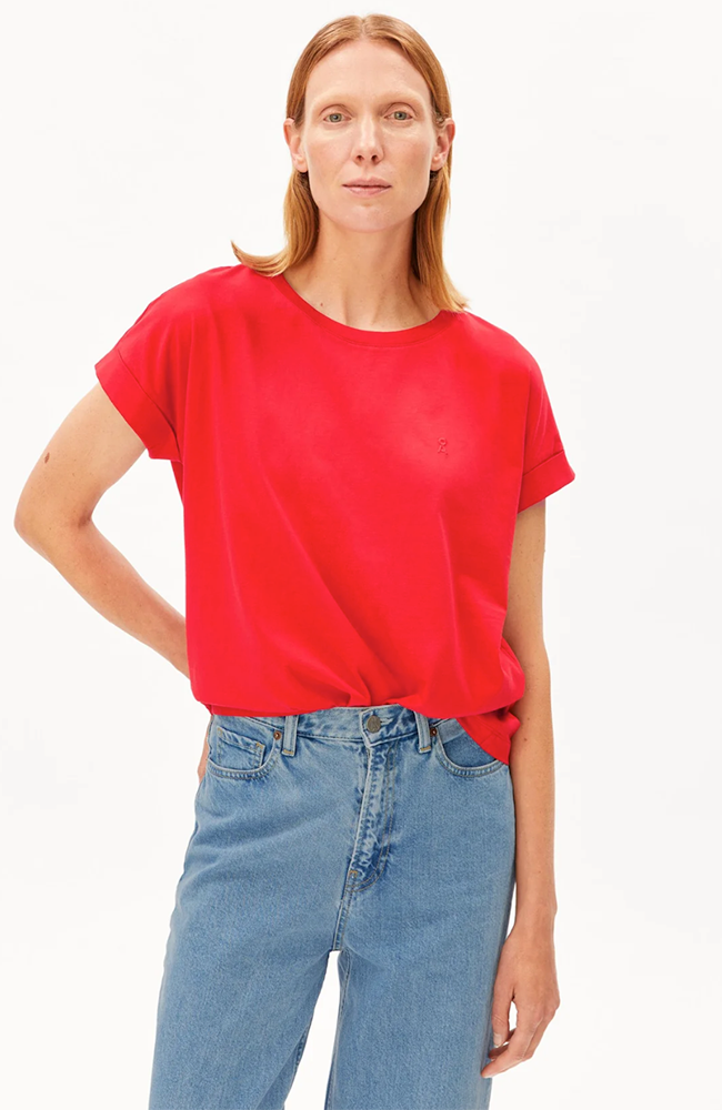 ARMEDANGELS Idaara T-shirt in mars red, made from organic cotton for women | Sophie Stone