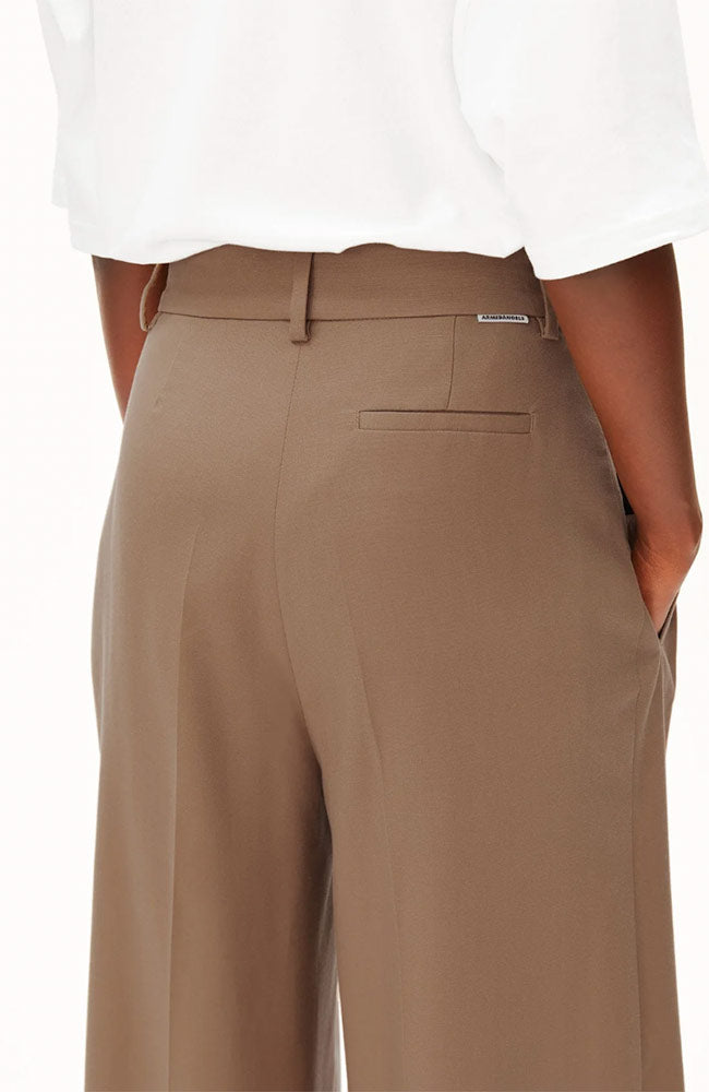 ARMEDANGELS Kaayua broek amberwood van TENCEL voor dames | Sophie Stone