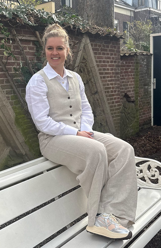 Kings of Indigo Lucia Gilet undyed aus Leinen für Damen | Sophie Stone