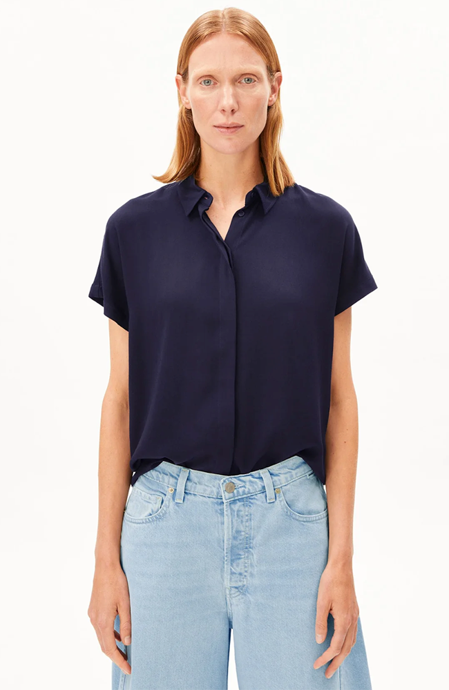 ARMEDANGELS Larisaana blouse tinted navy van Ecovero dames | Sophie Stone