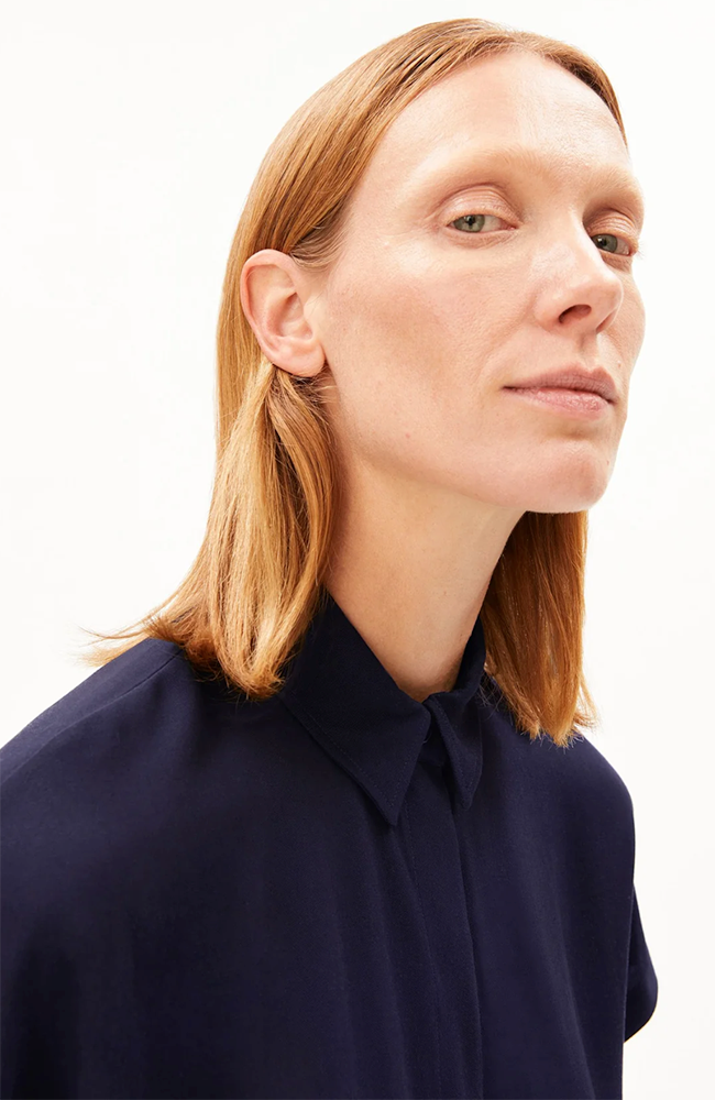 ARMEDANGELS Larisaana blouse navy van Ecovero dames | Sophie Stone