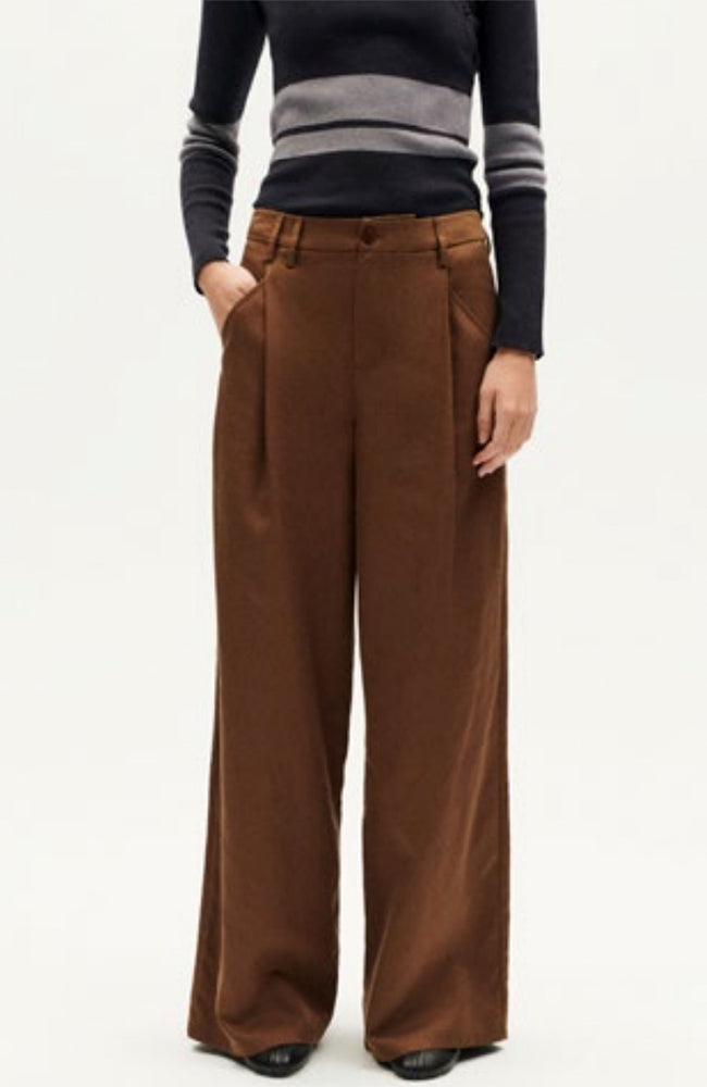 Thinking MU Molly broek oak bruin van 100% TENCEL voor dames | Sophie Stone
