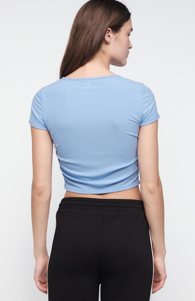 Organic Basics Active T-Shirt mit Rippbündchen aus blauem Modal von Lenzing für Damen | Sophie Stone
