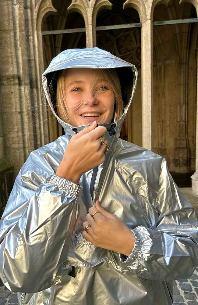 MAIUM Poncho silver from recycled material | Sophie Stone