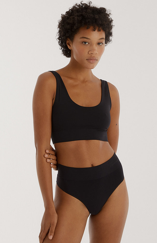 Organic Basics Smooth thong black from recycled nylon | Sophie Stone