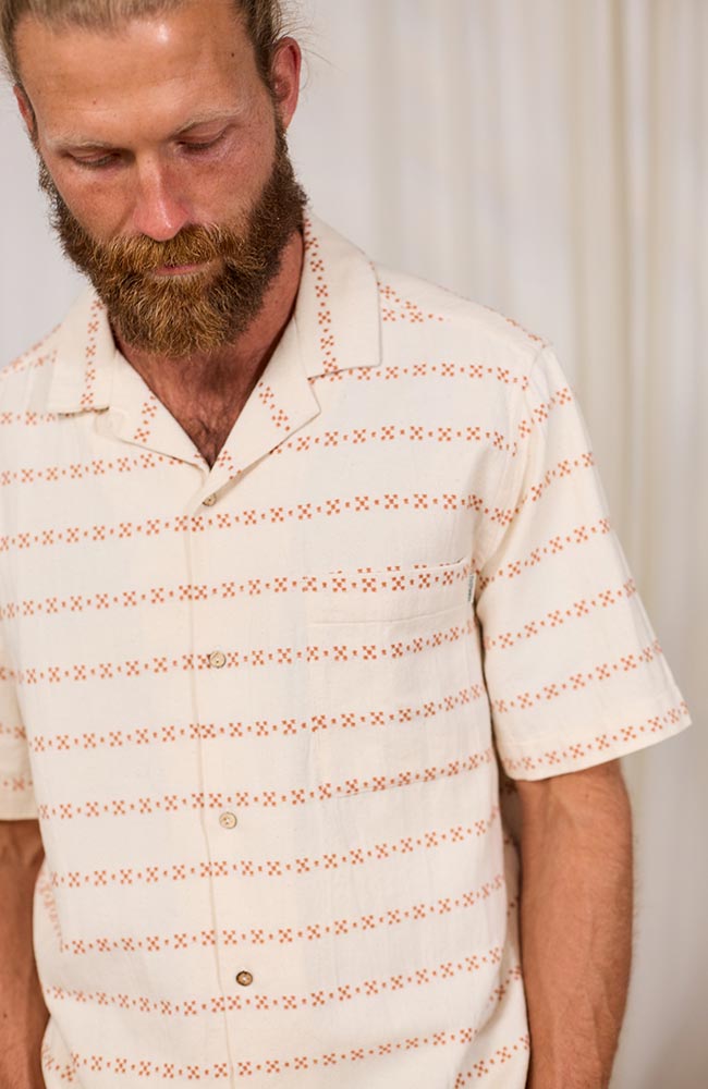 TWOTHIRDS Heringsdorf blouse ecru biologisch katoen man | Sophie Stone