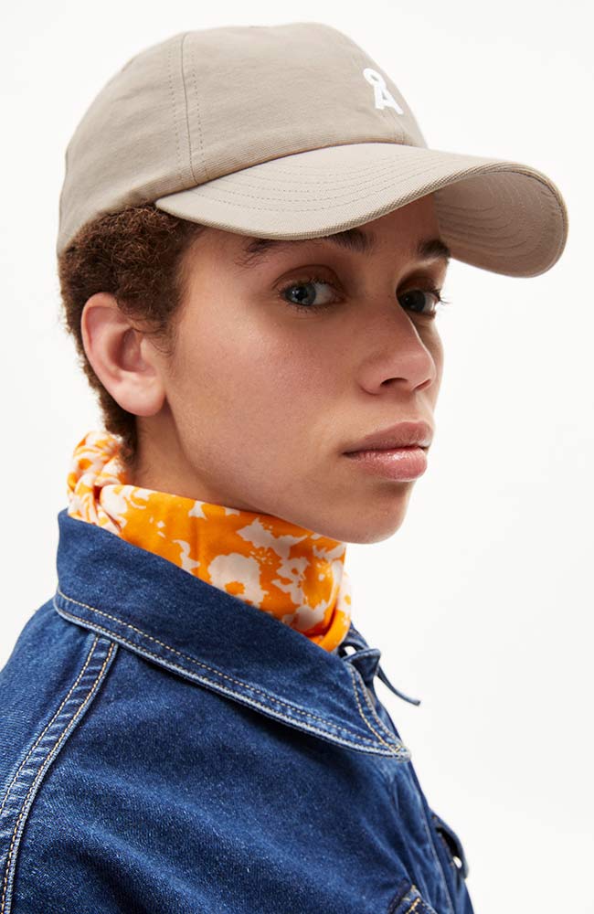 ARMEDANGELS Yenaas Bold Pet Sandstone Organic Cotton | Sophie Stone