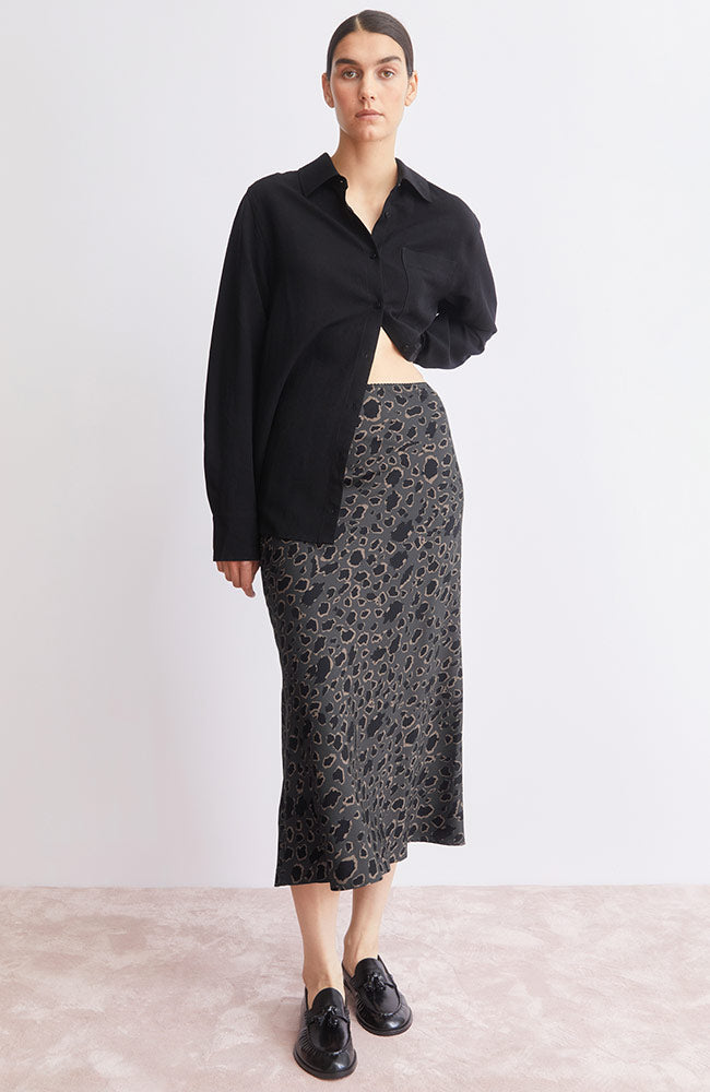 ARMEDANGELS Lenovaa skirt leopard print black Ecovero women's | Sophie Stone