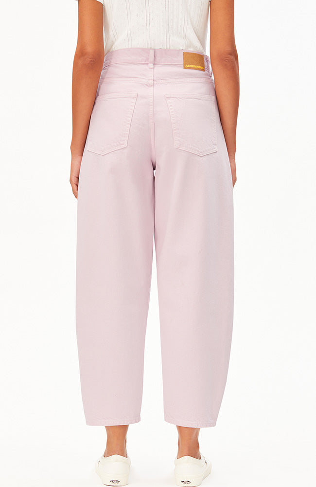 ARMEDANGELS Baarly Barrel Jeans aus rosa Baumwolle | Sophie Stone