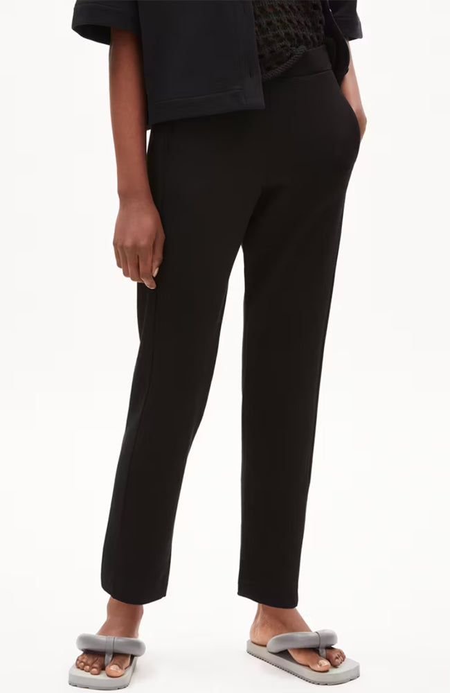 ARMEDANGELS Magdaalena pants black organic cotton | Sophie Stone