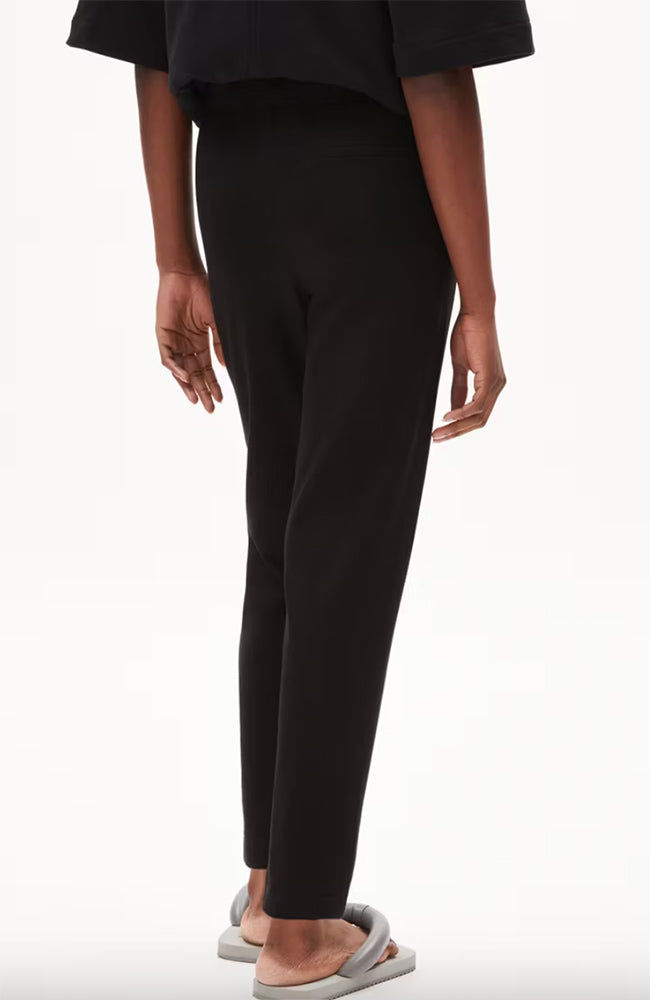ARMEDANGELS Magdaalena pants black organic cotton woman | Sophie Stone