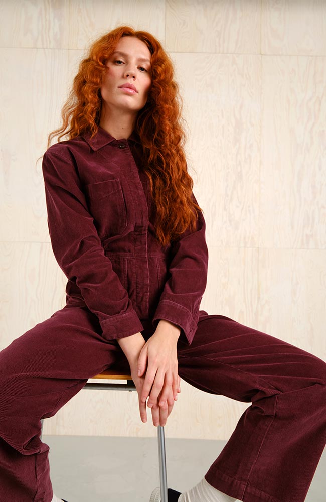 Dedicated Vara workwear pants corduroy fig red from organic cotton | Sophie Stone