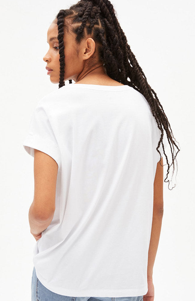 ARMEDANGELS Idaara T-Shirt weiß aus Bio-Baumwolle für Frauen | Sophie Stone