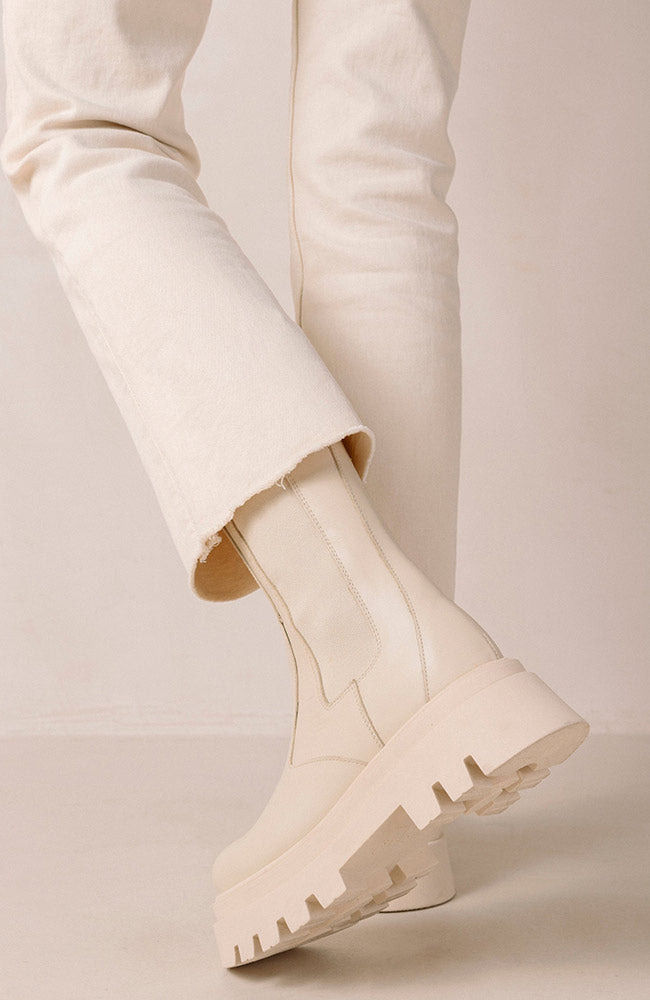 Alohas All Rounder white leather boots sustainable leather | Sophie Stone
