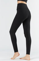 More than basics Yoga Legging Black organic cotton | Sophie Stone