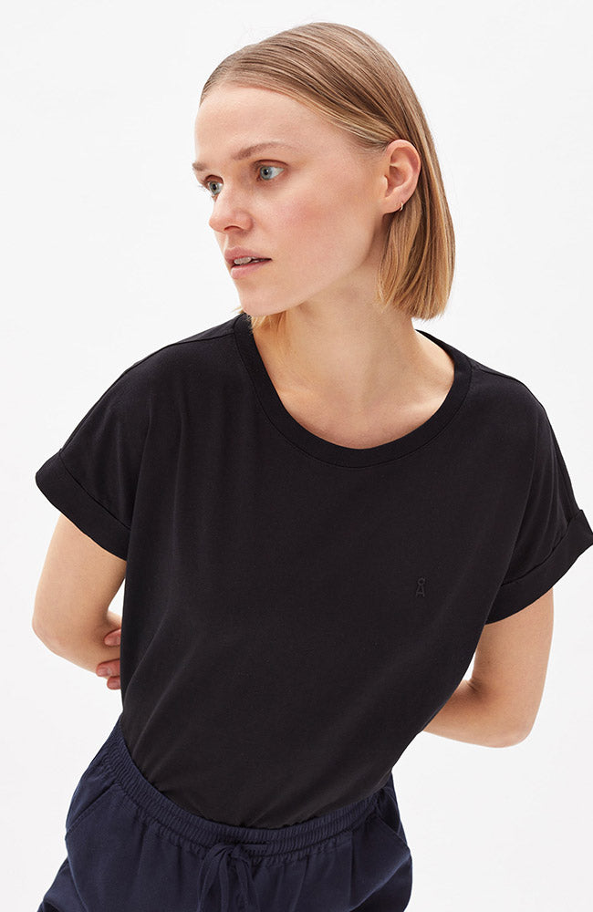 ARMEDANGELS Idaa logo black tee | Sophie Stone